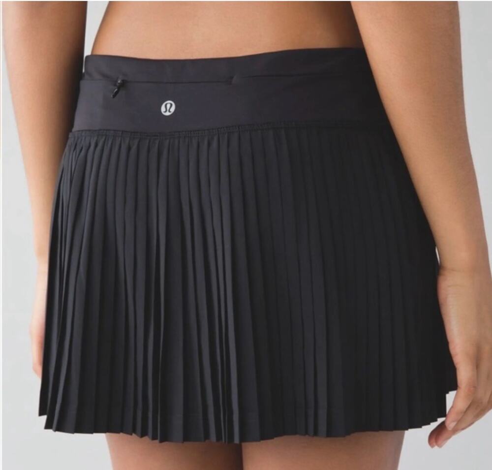 Lululemon Black Pleat To Street Tennis Skirt Skort size 8